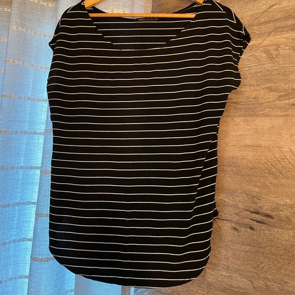 STUDIO T-shirt, size Medium - Picture 1 of 3